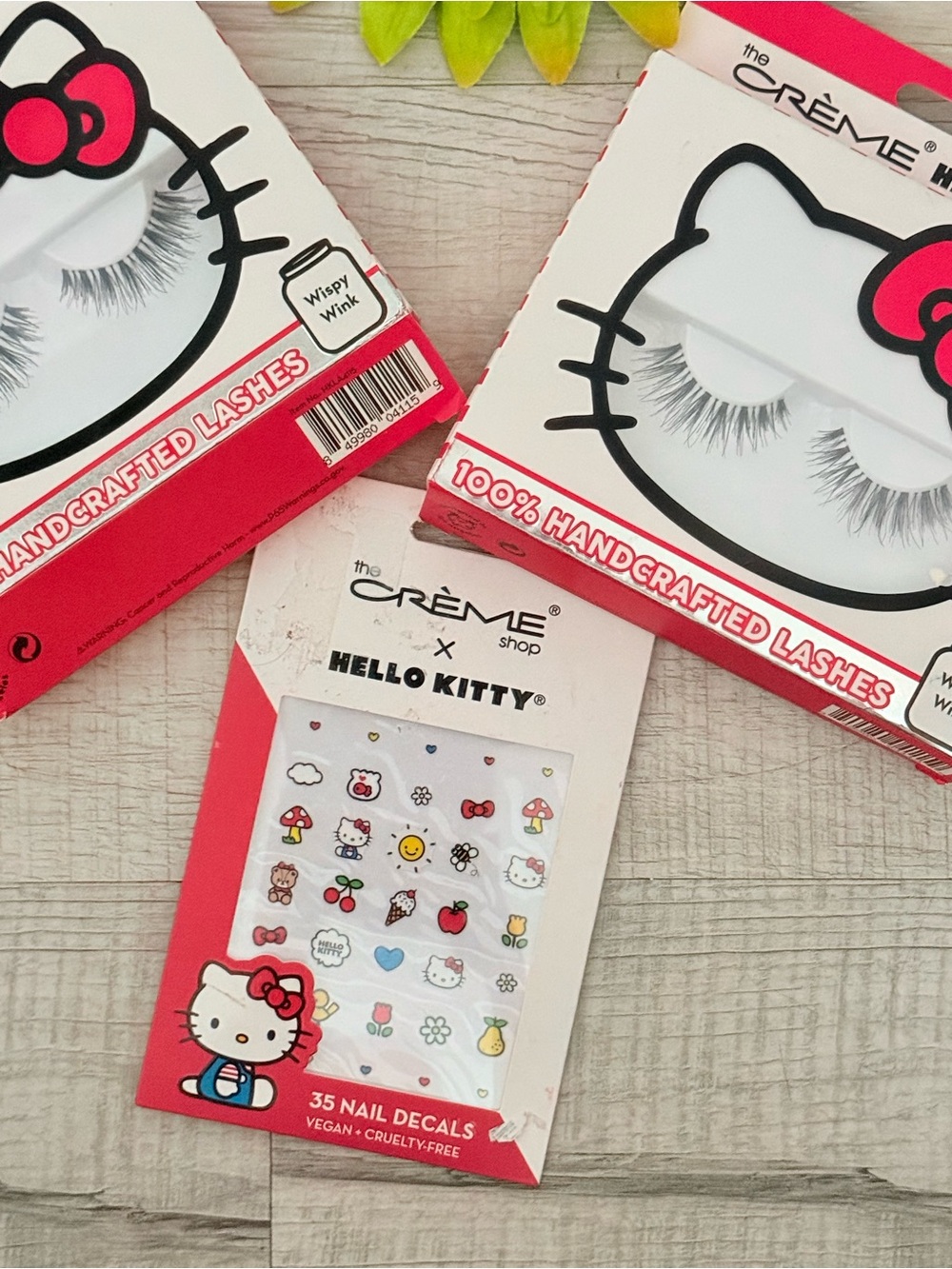 Hello Kitty False Lashes Set in White and Pink - Picture 2 of 3
